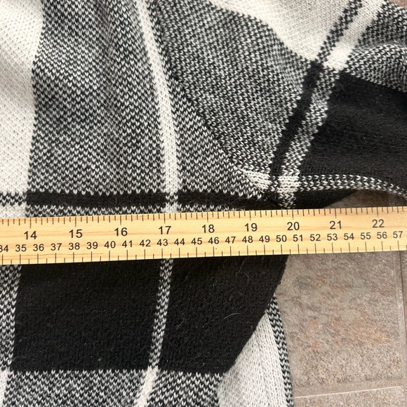 Stitch Fix Fortune + Ivy Plaid Open Front Cardigan Sweater Size Medium - Picture 4 of 7